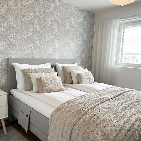 Aurora Penthouse & Suites 罗瓦涅米 外观 照片