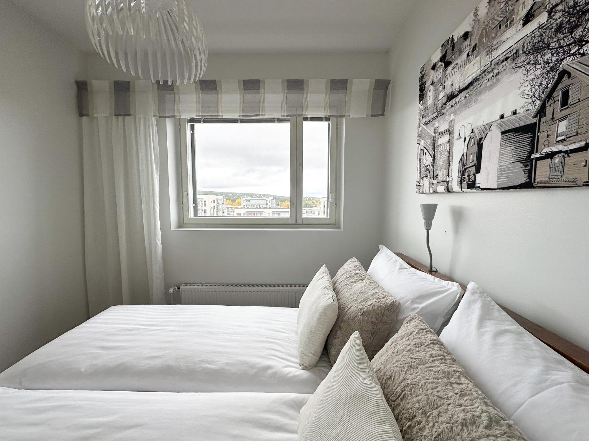 Aurora Penthouse & Suites 罗瓦涅米 外观 照片