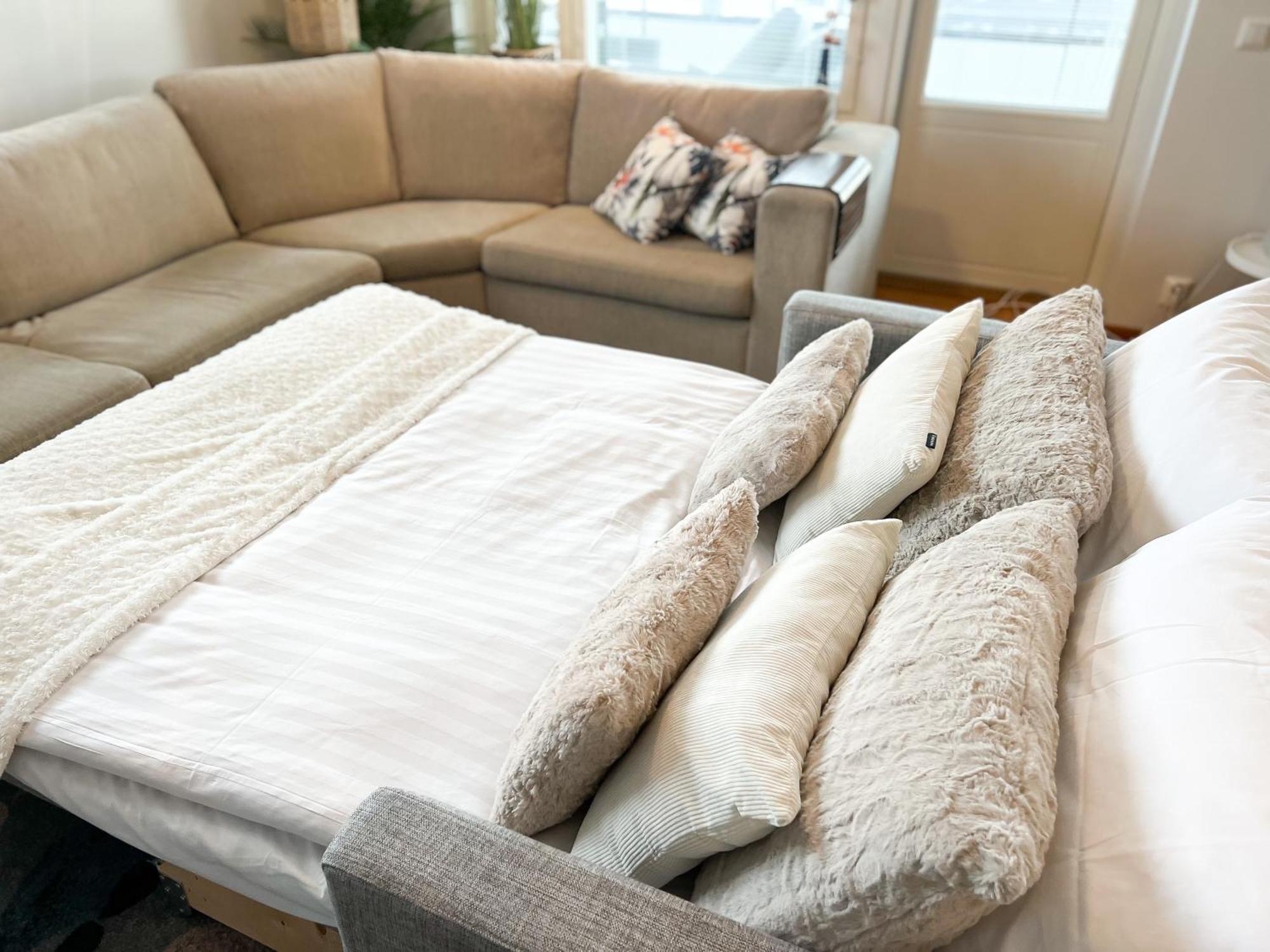 Aurora Penthouse & Suites 罗瓦涅米 外观 照片