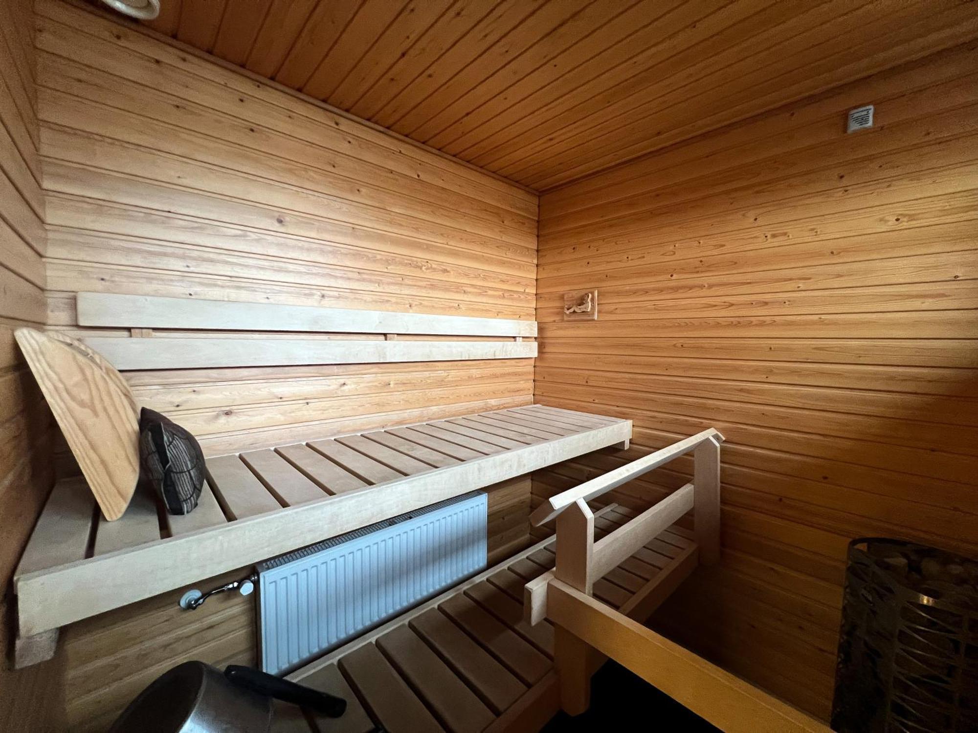Aurora Penthouse & Suites 罗瓦涅米 外观 照片