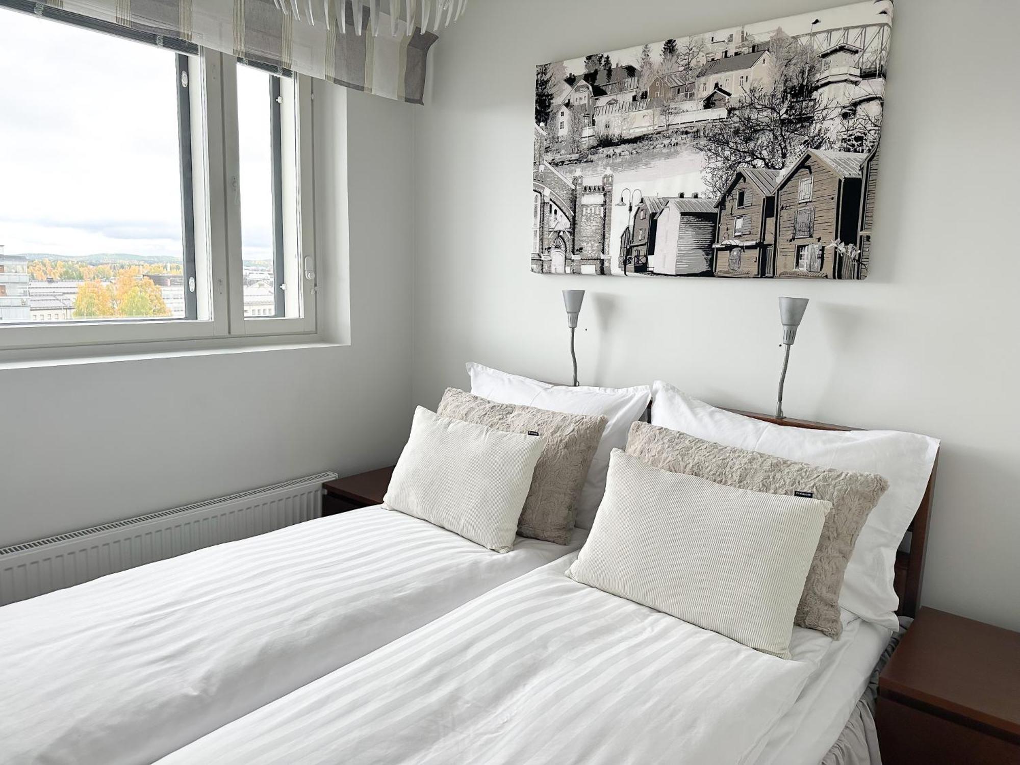 Aurora Penthouse & Suites 罗瓦涅米 外观 照片